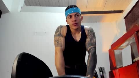 Snapshot of aquiles_51 chatting on 11.12.25 Jonathan online show from 11.12.25