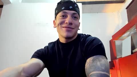 Snapshot of aquiles_51 chatting on 11.14.25 Jonathan online show from 11.14.25