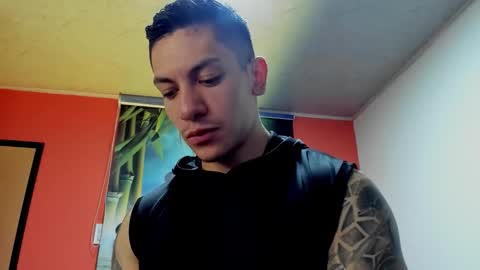 Snapshot of aquiles_51 chatting on 11.22.25 Jonathan online show from 11.22.25