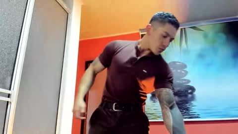 Snapshot of aquiles_51 chatting on 11.27.25 Jonathan online show from 11.27.25