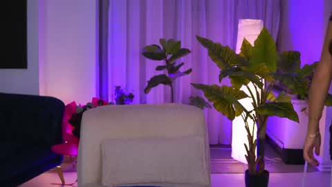 IsaBella online show from 08.05.26
