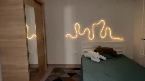 Emi online show from 02.12.26