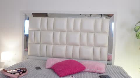   online show from 02.08.25