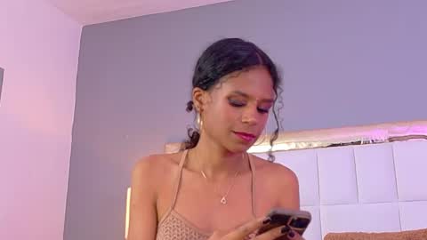 Snapshot of aralewis chatting on 06.08.26 online show from 06.08.26