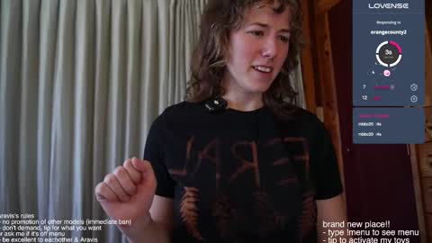 Snapshot of araviself chatting on 11.22.25 aravis online show from 11.22.25