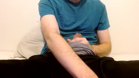 Snapshot of arekusan6 chatting on 11.26.25 Arek online show from 11.26.25