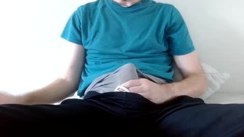 Snapshot of arekusan6 chatting on 11.27.25 Arek online show from 11.27.25