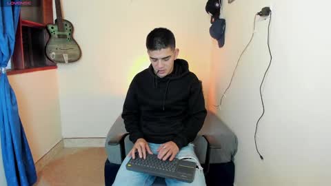 Snapshot of ares_johnsonn chatting on 01.31.25 Ares online show from 01.31.25