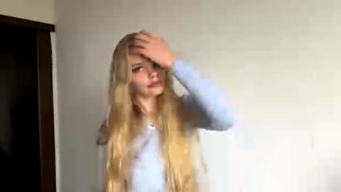 Snapshot of argeliaboivin chatting on 10.31.25 Amelia online show from 10.31.25