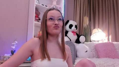 Snapshot of ari3el chatting on 02.05.26 Ariel online show from 02.05.26