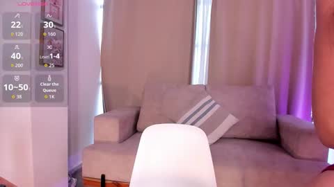 Snapshot of ari_es chatting on 11.24.25 Ari online show from 11.24.25