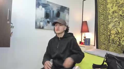 aria y orien  online show from 10.31.25