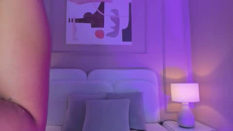 Snapshot of aria_greco chatting on 09.16.25 Aria  online show from 09.16.25