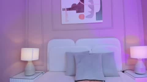 Snapshot of aria_greco chatting on 09.17.25 Aria  online show from 09.17.25