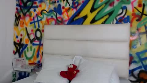 Snapshot of aria_martiin chatting on 12.13.24 aria online show from 12.13.24