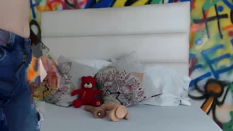 Snapshot of aria_martiin chatting on 01.31.25 aria online show from 01.31.25