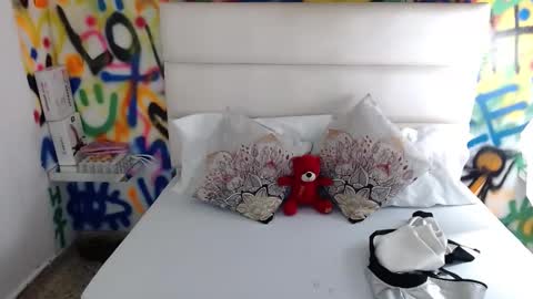 Snapshot of aria_martiin chatting on 02.01.25 aria online show from 02.01.25