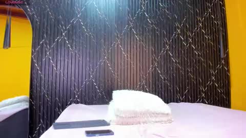 Aria Millers  online show from 10.03.25