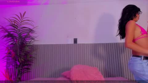 Aria Millers  online show from 03.04.26