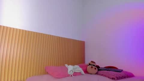 Aria Millers  online show from 03.06.26