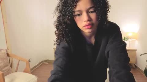 Snapshot of ariaa_23 chatting on 12.03.25 ariaa_23 online show from 12.03.25