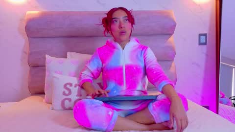 Snapshot of ariablake_1 chatting on 12.05.25 Aria online show from 12.05.25