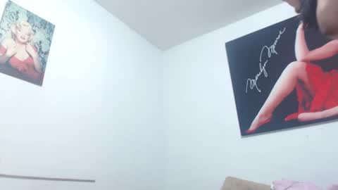 Snapshot of ariacoral chatting on 03.04.25 ariacoral online show from 03.04.25