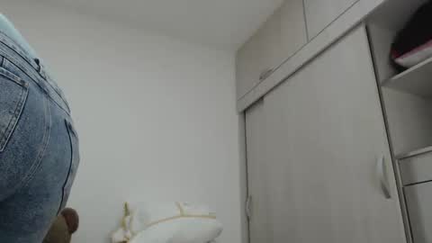 Snapshot of ariacoral chatting on 11.10.25 ariacoral online show from 11.10.25