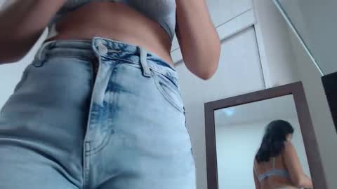 Snapshot of ariacoral chatting on 11.11.25 ariacoral online show from 11.11.25