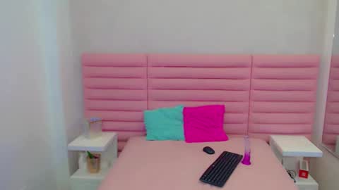 Snapshot of ariadna_princes chatting on 02.01.25 ARIADNA online show from 02.01.25