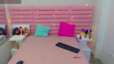 Snapshot of ariadna_princes chatting on 02.15.25 ARIADNA online show from 02.15.25