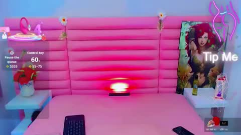 Snapshot of ariadna_princes chatting on 10.30.25 ARIADNA online show from 10.30.25