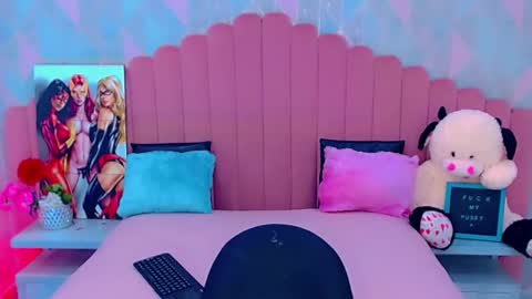 Snapshot of ariadna_princes chatting on 11.23.25 ARIADNA online show from 11.23.25