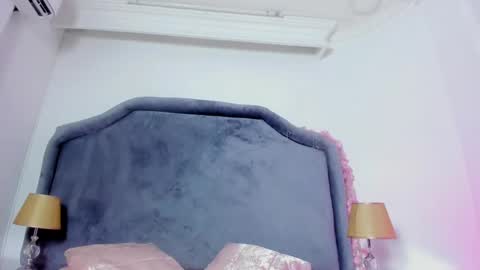 Snapshot of ariagreenn chatting on 09.11.25 Aria Green online show from 09.11.25