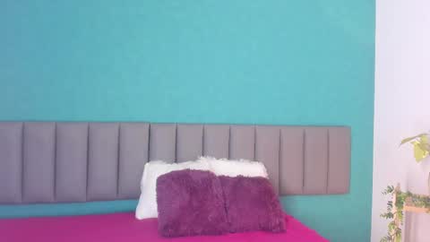 Snapshot of ariamoonlight chatting on 09.18.25 online show from 09.18.25