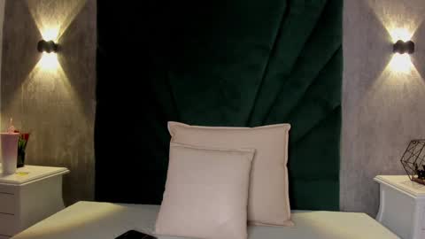 Snapshot of ariana_ceballos chatting on 12.19.24 ARIANA online show from 12.19.24