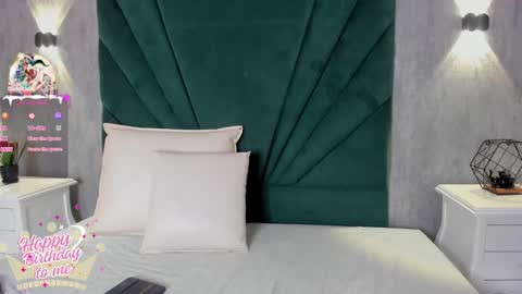 Snapshot of ariana_ceballos chatting on 12.27.24 ARIANA online show from 12.27.24