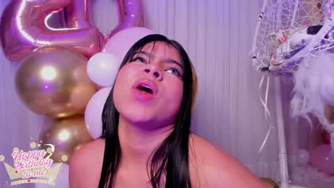 Snapshot of ariana_ceballos chatting on 12.29.24 ARIANA online show from 12.29.24