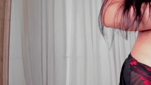 Snapshot of ariana_ceballos chatting on 12.31.24 ARIANA online show from 12.31.24