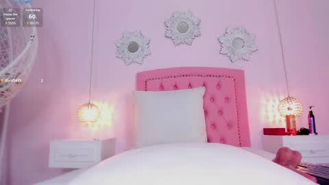 Snapshot of ariana_ceballos chatting on 01.05.25 ARIANA online show from 01.05.25