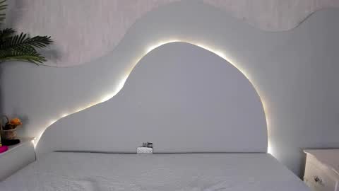 Snapshot of ariana_ceballos chatting on 12.23.25 ARIANA online show from 12.23.25