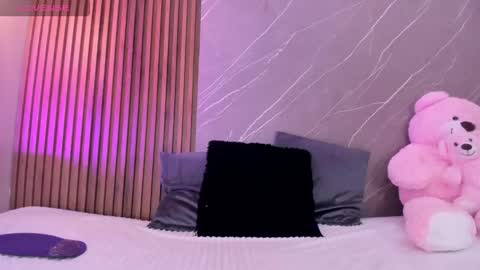 Ariana online show from 10.16.25