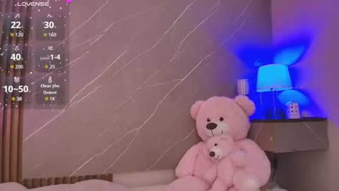 Snapshot of ariana_jhonson11 chatting on 06.26.26 Ariana online show from 06.26.26
