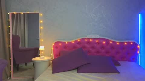 Snapshot of ariana_petite chatting on 01.26.25 Ariana online show from 01.26.25