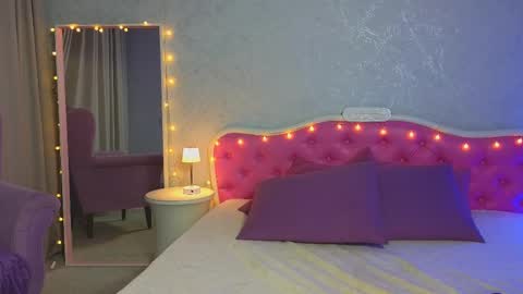 Snapshot of ariana_petite chatting on 02.27.25 Ariana online show from 02.27.25