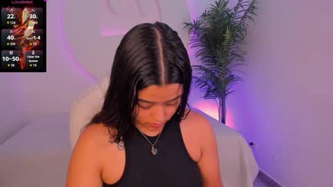 Snapshot of ariana_pierce chatting on 12.19.25 Ariana online show from 12.19.25