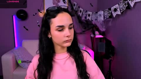 ariana_ross7 online show from 10.25.25