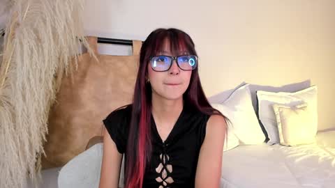 Snapshot of ariana_rosse__ chatting on 12.28.24 Ariana  online show from 12.28.24