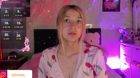 Snapshot of ariana_rosse__ chatting on 09.28.25 Ariana  online show from 09.28.25