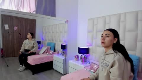  ariana  online show from 11.22.25